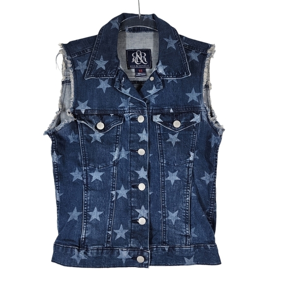 ROCK & REPUBLIC STARS DENIM SLEEVELESS JACKET - Picture 4 of 6